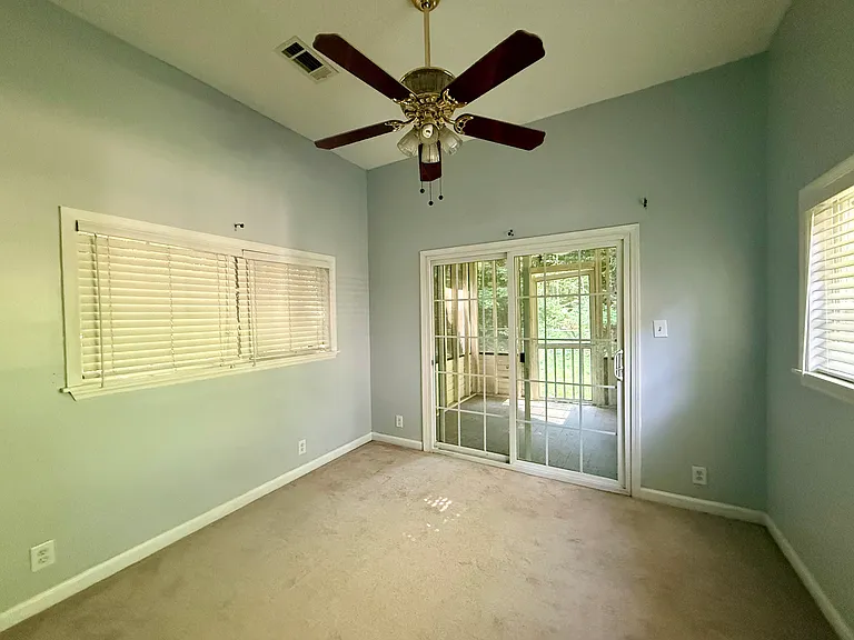 143 Maple St — Photo 11