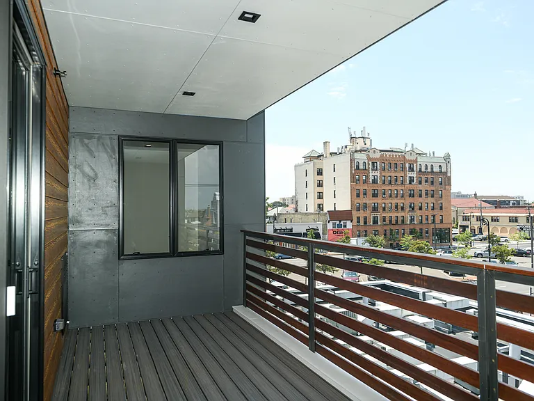 balcony