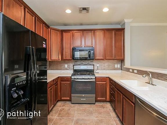 2nd image of 42606 W Palmyra Ln