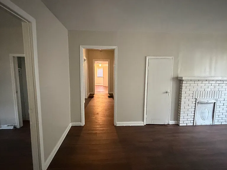 1605 Avenue I — Photo 13