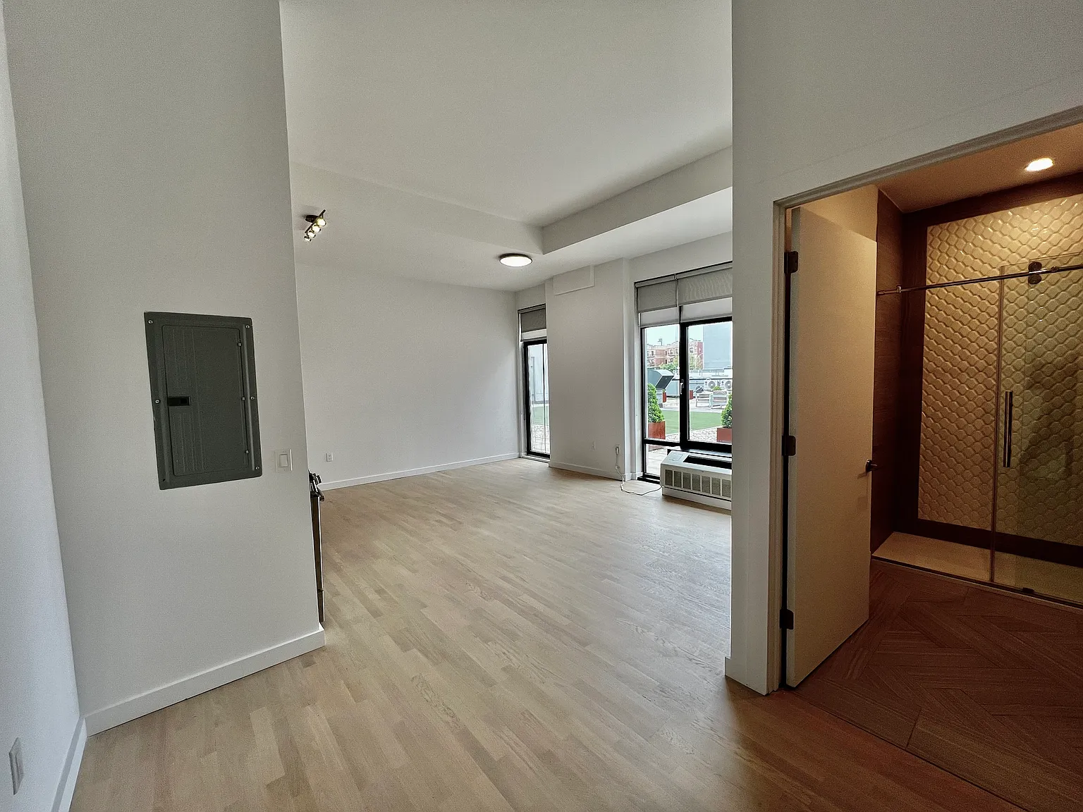 3301 38th Ave — Photo 3