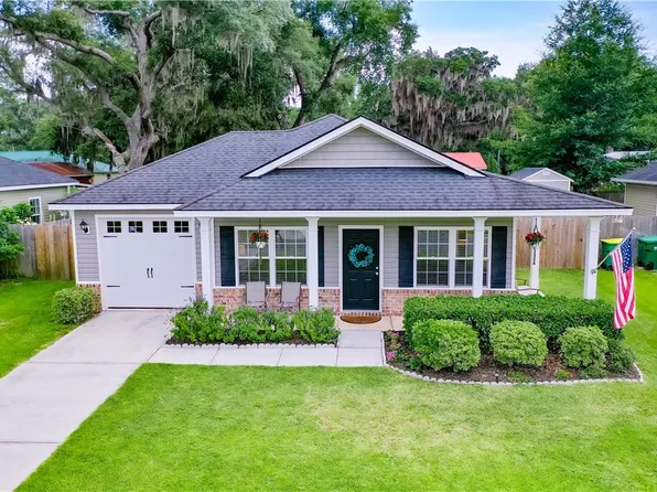 288 Bridgewater Ln, Darien, GA 31305