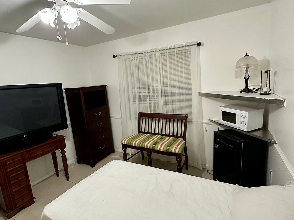 1st image of 6108 SW 133rd Pl