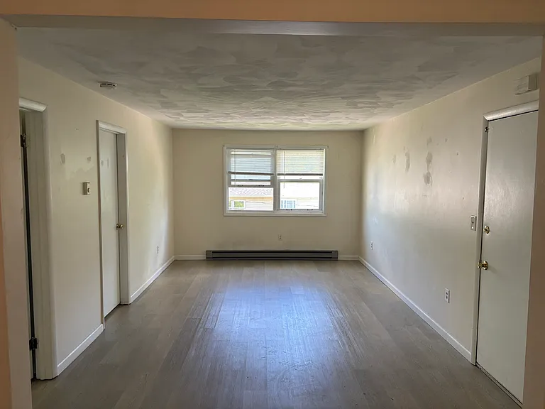 18 Redfield Ave #6 — Photo 4