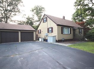 8 Oregon Dr, Oakdale, CT 06370