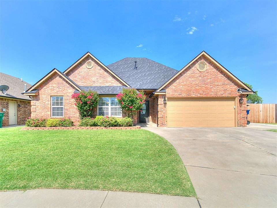 1st image of 12201 Heathfield Ln