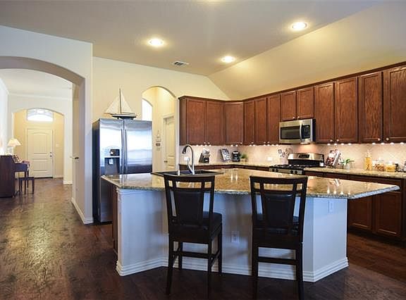 2nd image of 5108 Grovewood Dr