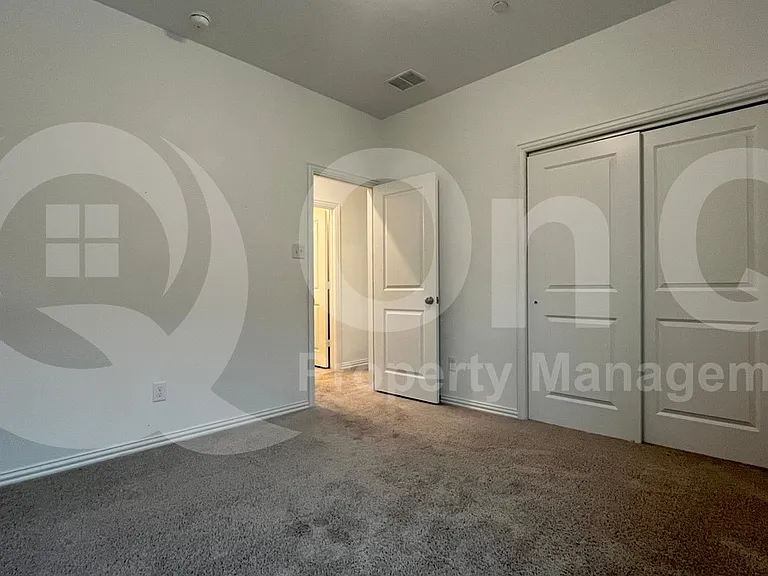 7529 Regal Ln — Photo 13