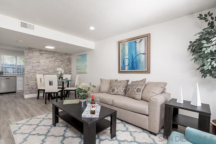 1st image of 2522 White Oak Pl Unit C