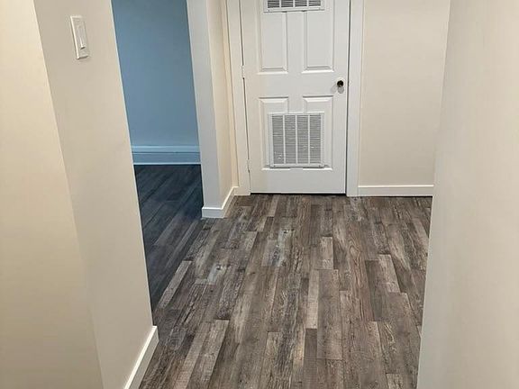 5th image of 411 51st St APT 1