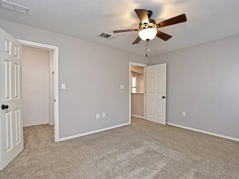 8103 Tuscarora Trl #A — Photo 9