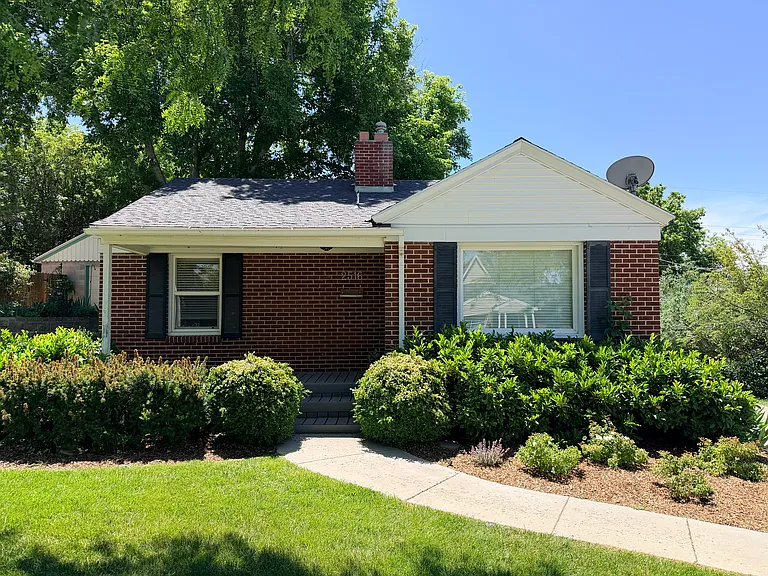 2516 E Elm Ave — Photo 1