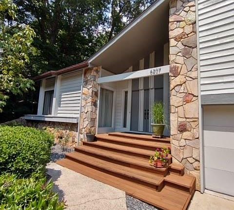 3rd image of 6207 Rhone Dr