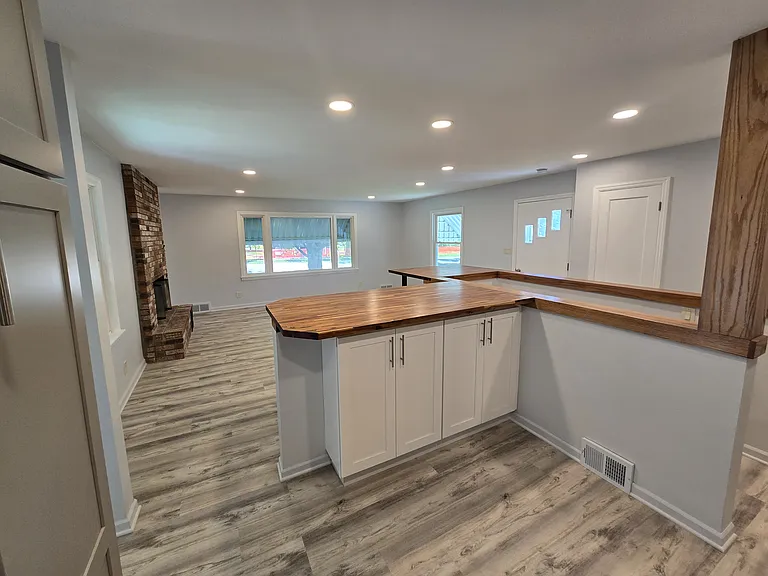 2812 Pelham Rd — Photo 3