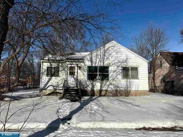 1405 12th St S, Virginia, MN 55792