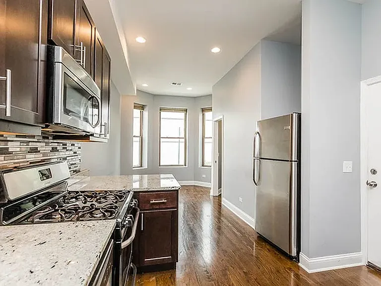 1722 W Hastings St #3 — Photo 3