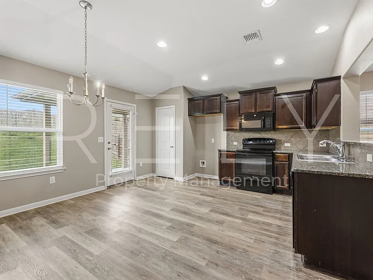146 Leon River Loop — Photo 15