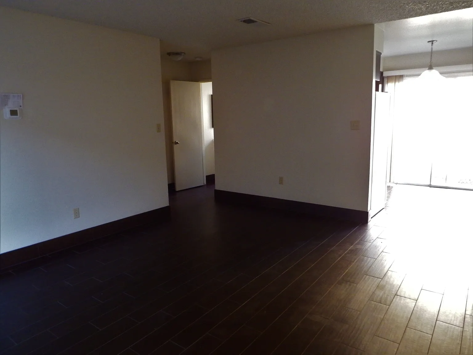 2 bed, 1.5 bath, 950 sqft, $1,695 — Photo 2