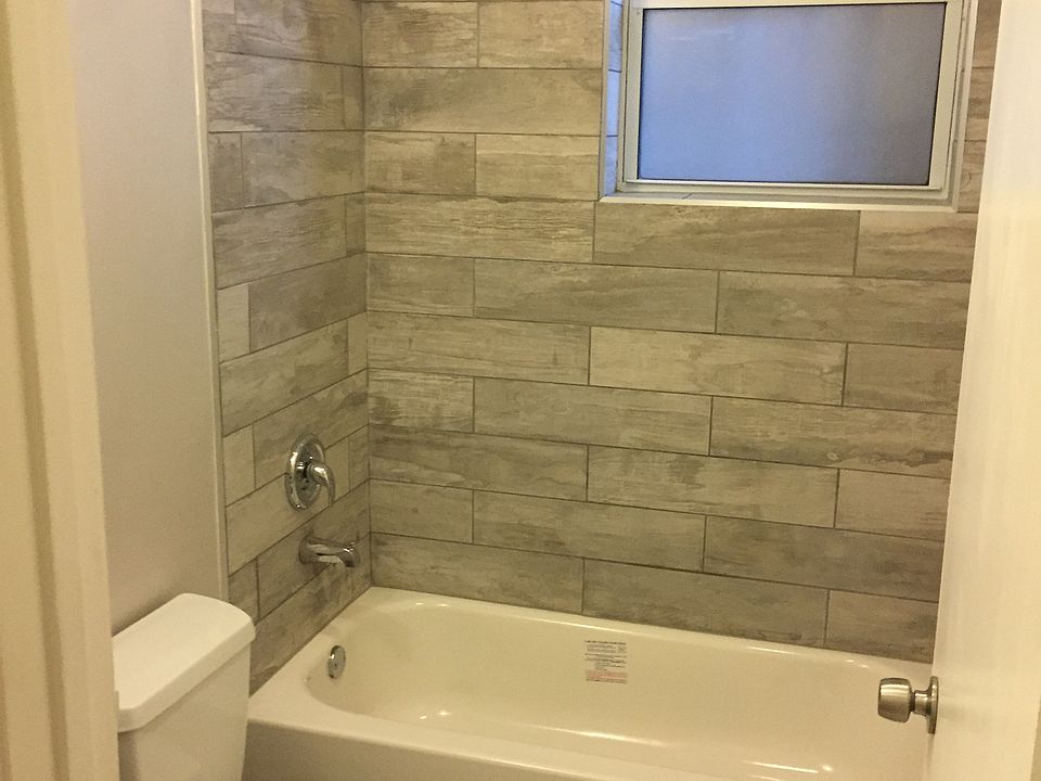 1st image of 6748 N Greenview Ave APT G
