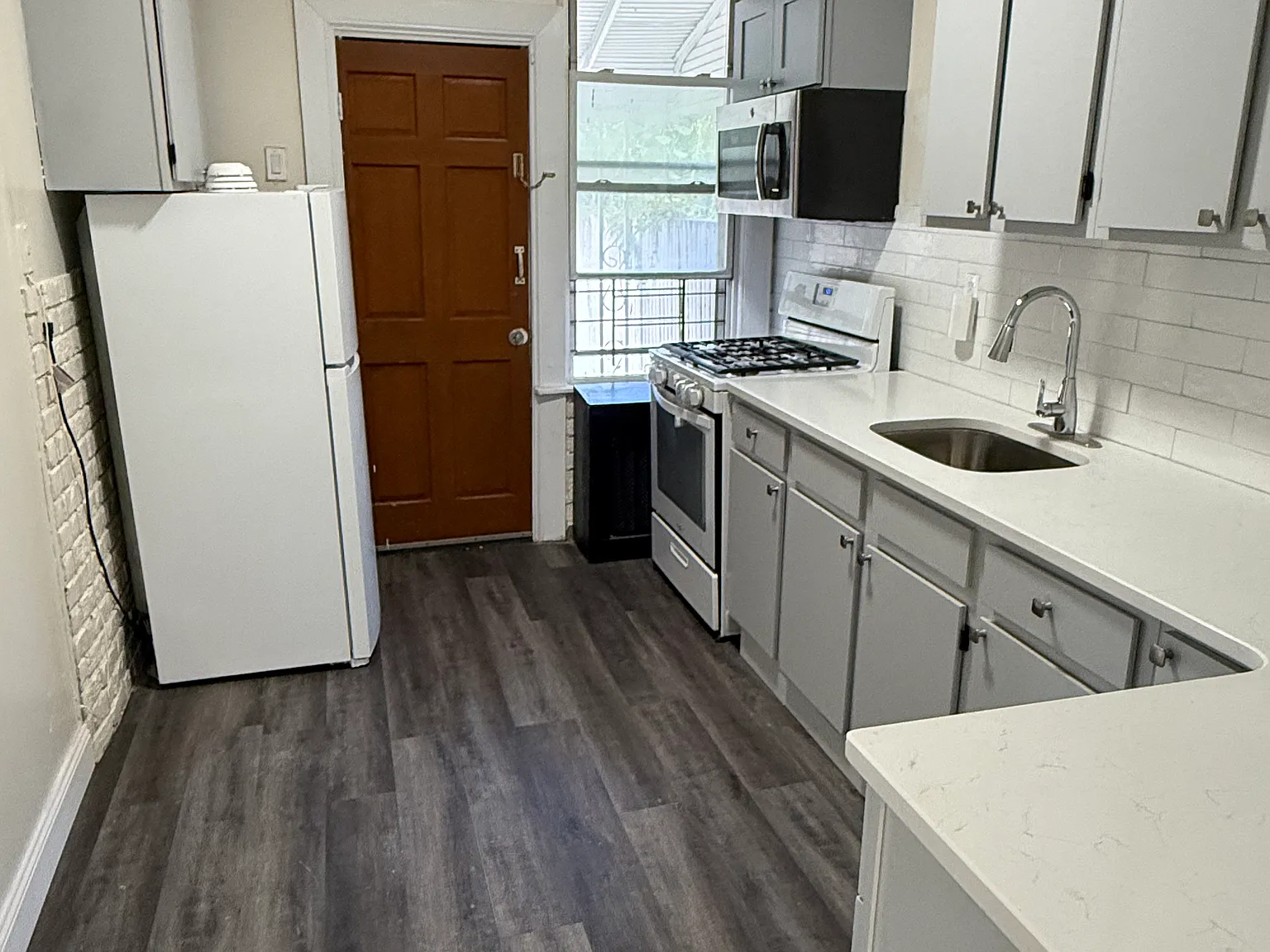 4 bed, 1200 sqft, $3,500 — Photo 2