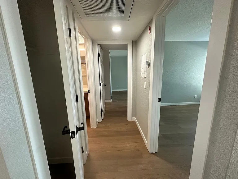 River House Apartments — Photo 51