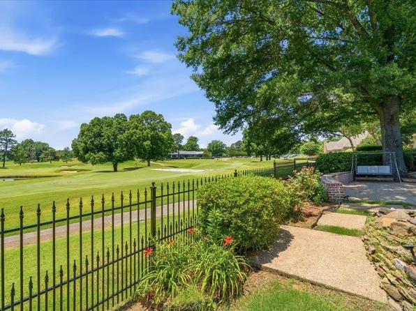 10211 Carnegie Club Dr, Collierville, TN 38017