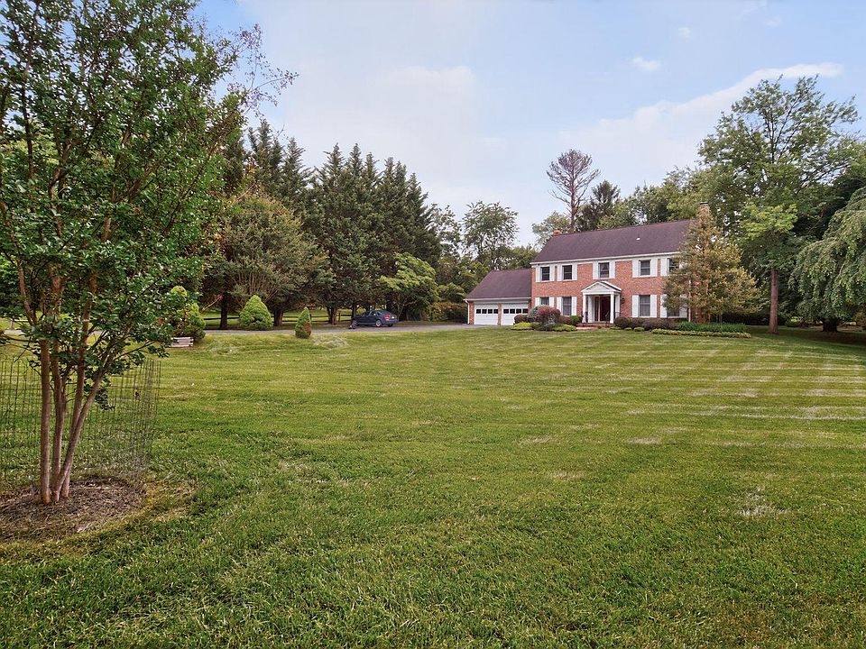 1st image of 13600 Valley Dr