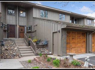 9044 Neill Lake Rd #B, Eden Prairie, MN 55347