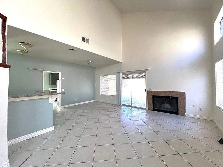 16547 War Cloud Dr — Photo 2