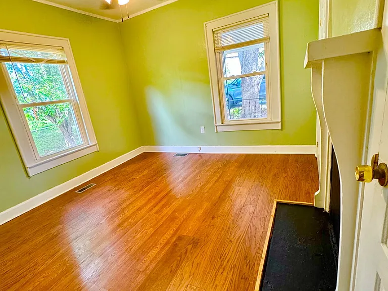 311 Lakeside Dr — Photo 5