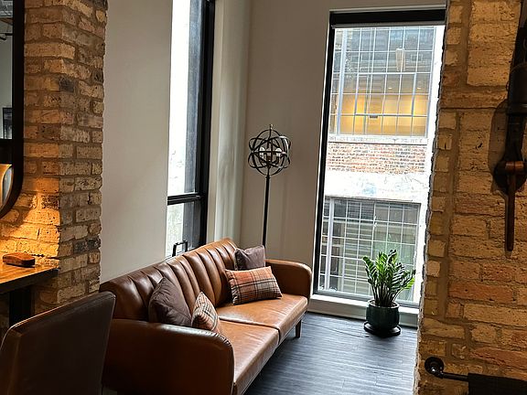 2nd image of 213 N Broadway St Unit 304
