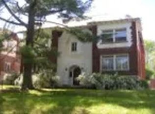7222 Forsyth Blvd, Saint Louis, MO 63105