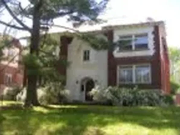 7222 Forsyth Blvd, Saint Louis, MO 63105