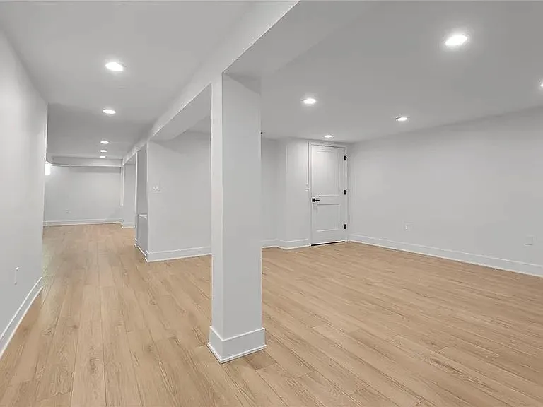 8105 Rosewood Dr — Photo 14