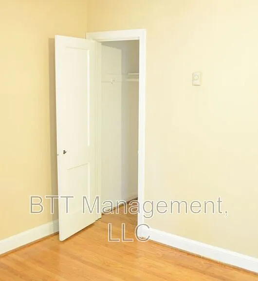 8210 Greenwood Ave #4 — Photo 4