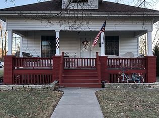 909 E Washington St, Monticello, IL 61856