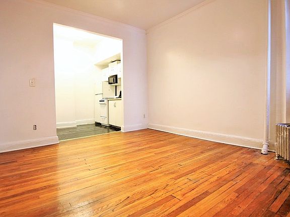 4th image of 491 Amsterdam Ave #C2