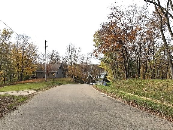 3rd image of 129 Clubhouse Dr