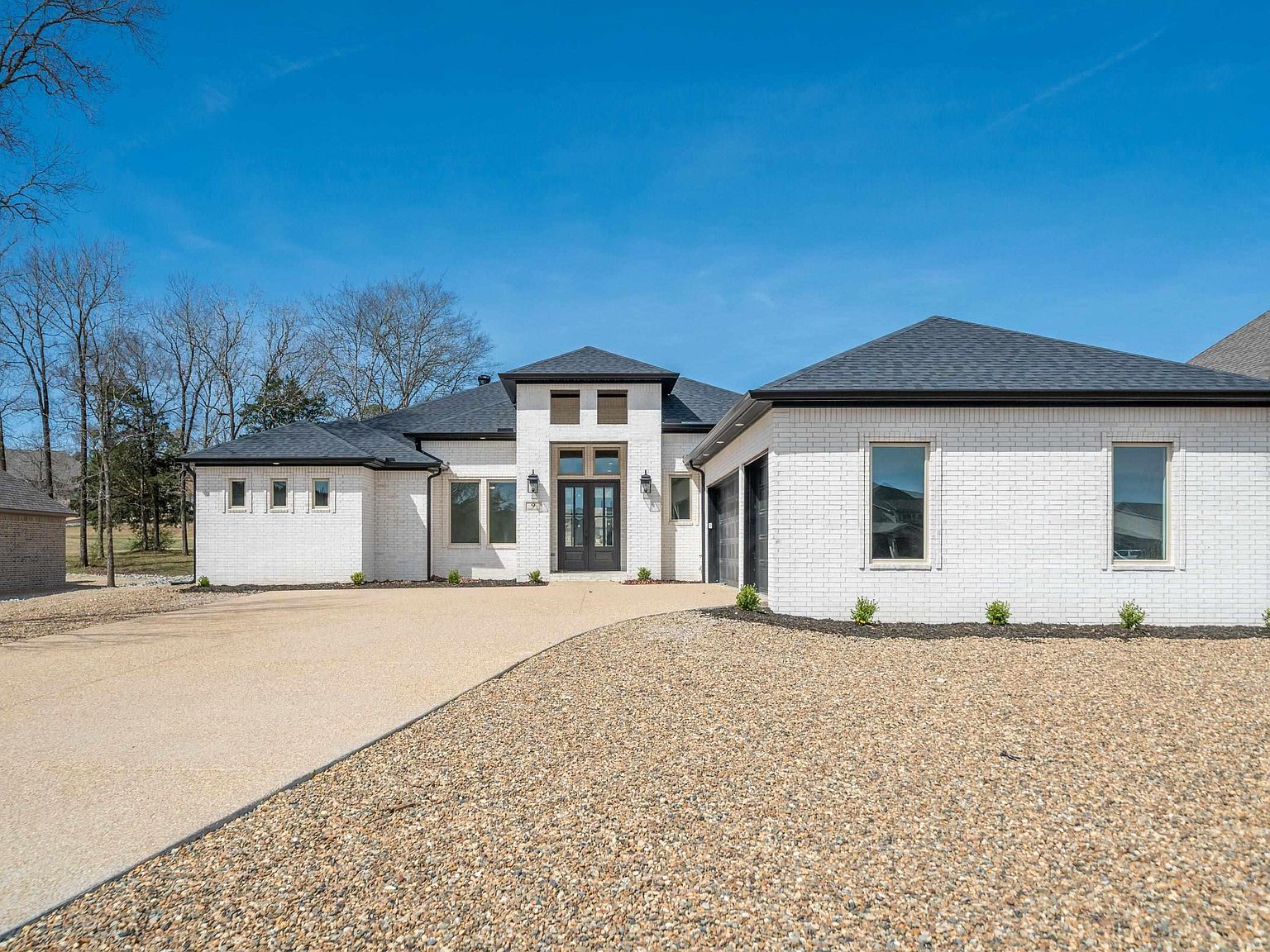 9 Linares Ln