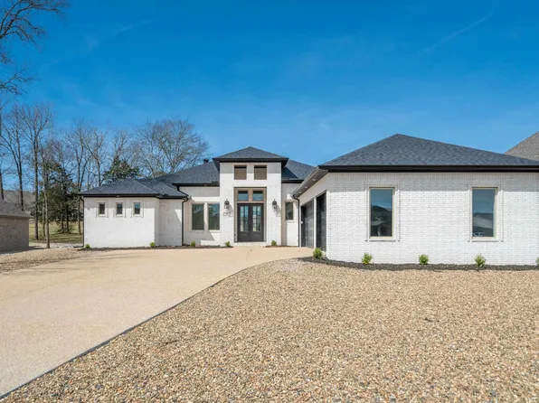 9 Linares Ln, Hot Springs Village, AR 71909