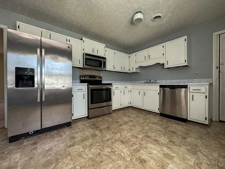987 Lisa Ave — Photo 6