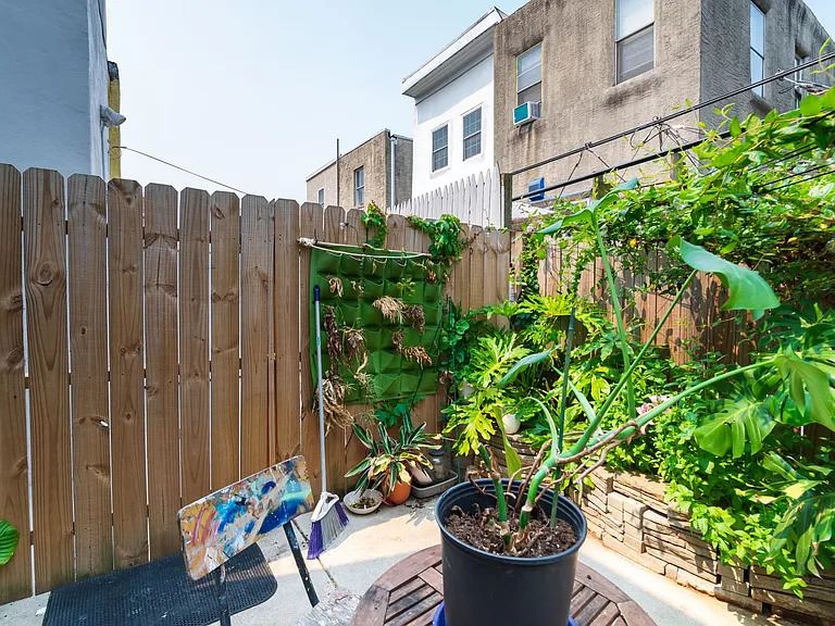 1538 S Opal St — Photo 9