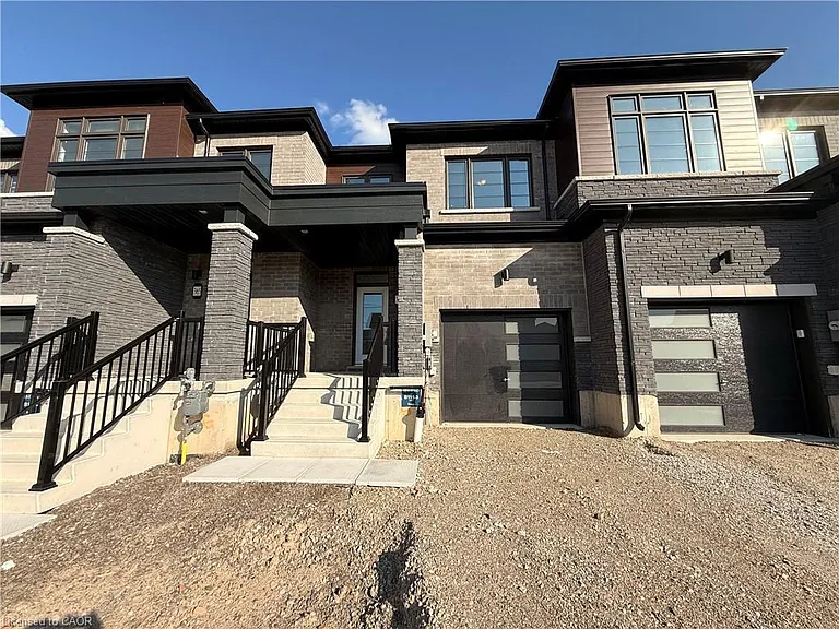 369 Starlight Ave — Photo 1