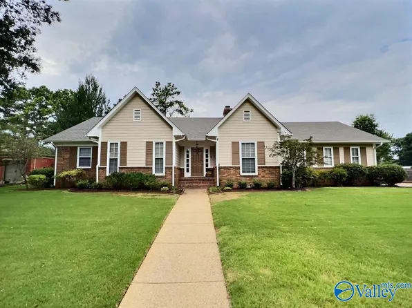 222 Teakwood Dr SW, Huntsville, AL 35801