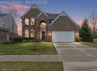 34987 Strathcona Blvd, Sterling Heights, MI 48312