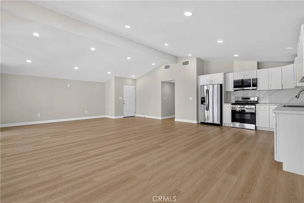 3 bed, 1572 sqft, $4,999 — Photo 3