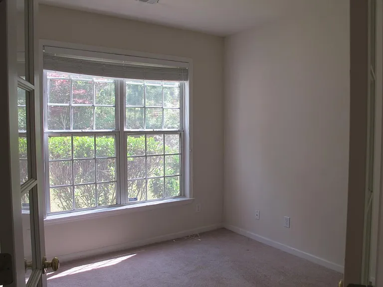 5136 Wellisford Ct — Photo 8