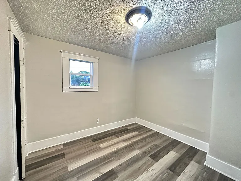 417 N Kline St — Photo 1