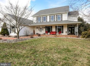 8 Cedar Ct W, Carlisle, PA 17015