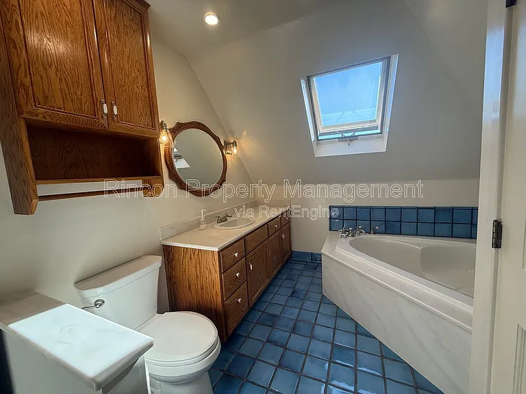 408 Galvin Cir — Photo 11